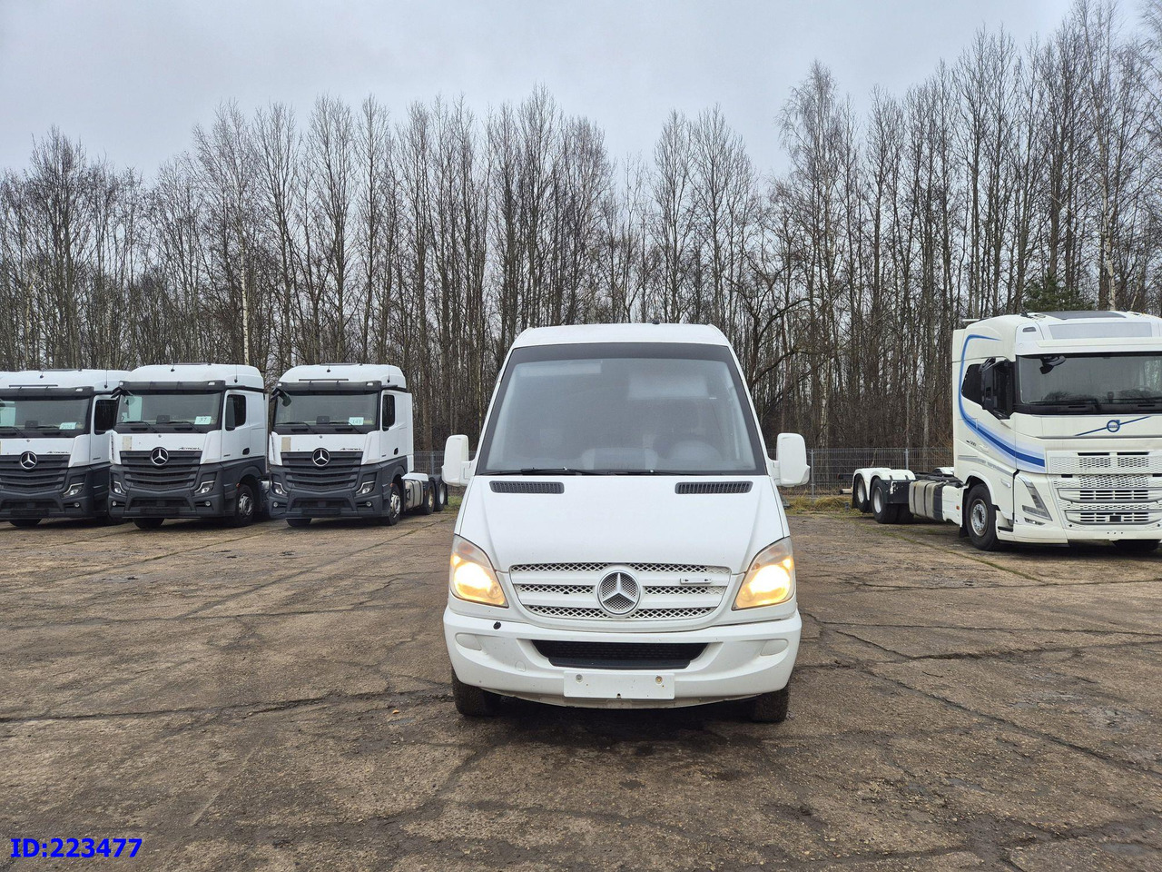 MERCEDES-BENZ Sprinter 518 - VIP - 20-seater - سياحية حافلة: صور 2 MERCEDES-BENZ Sprinter 518 - VIP - 20-seater - سياحية حافلة: صور 2