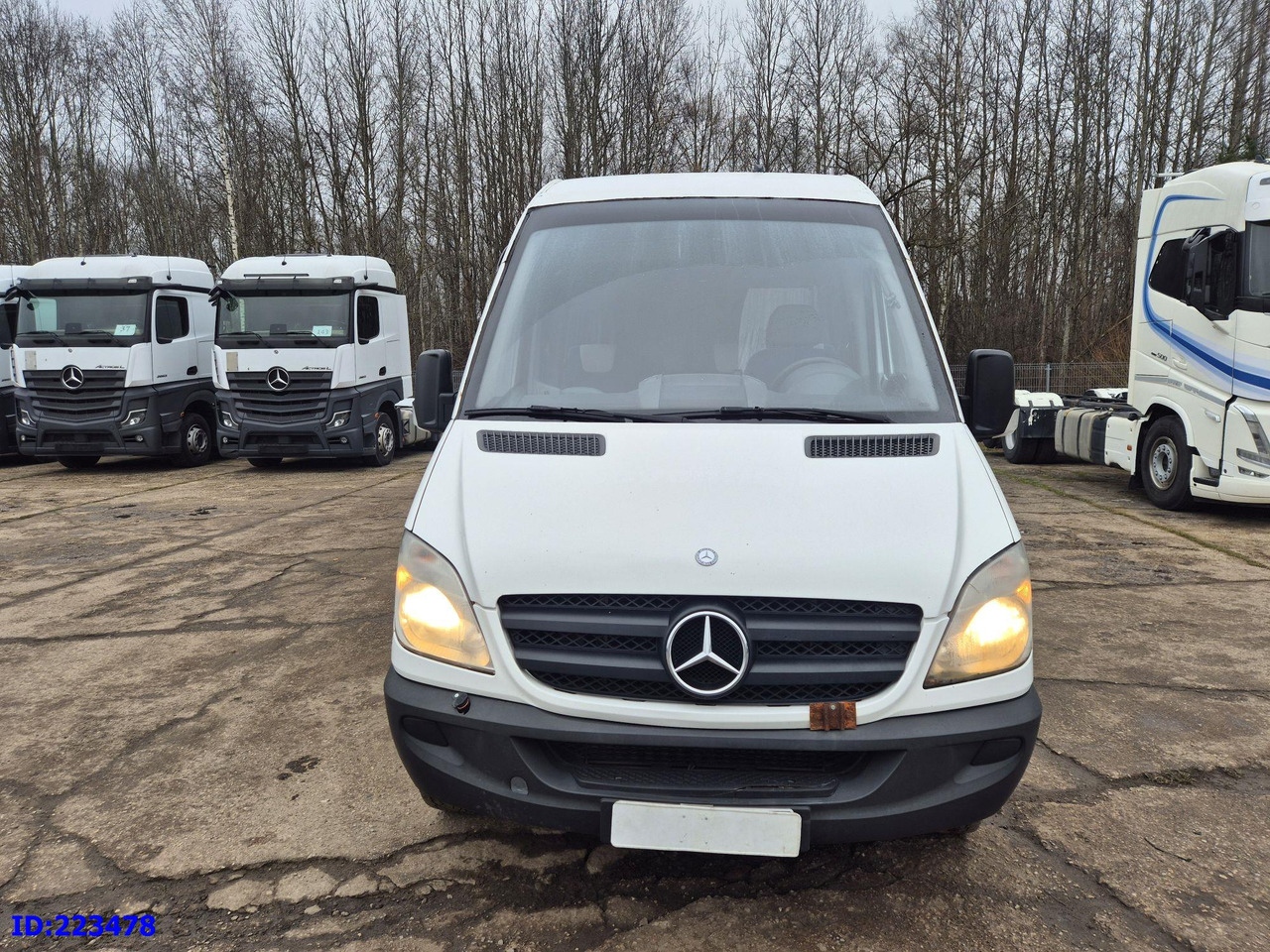 MERCEDES-BENZ Sprinter 518 - VIP - 20-seater - سياحية حافلة: صور 2 MERCEDES-BENZ Sprinter 518 - VIP - 20-seater - سياحية حافلة: صور 2