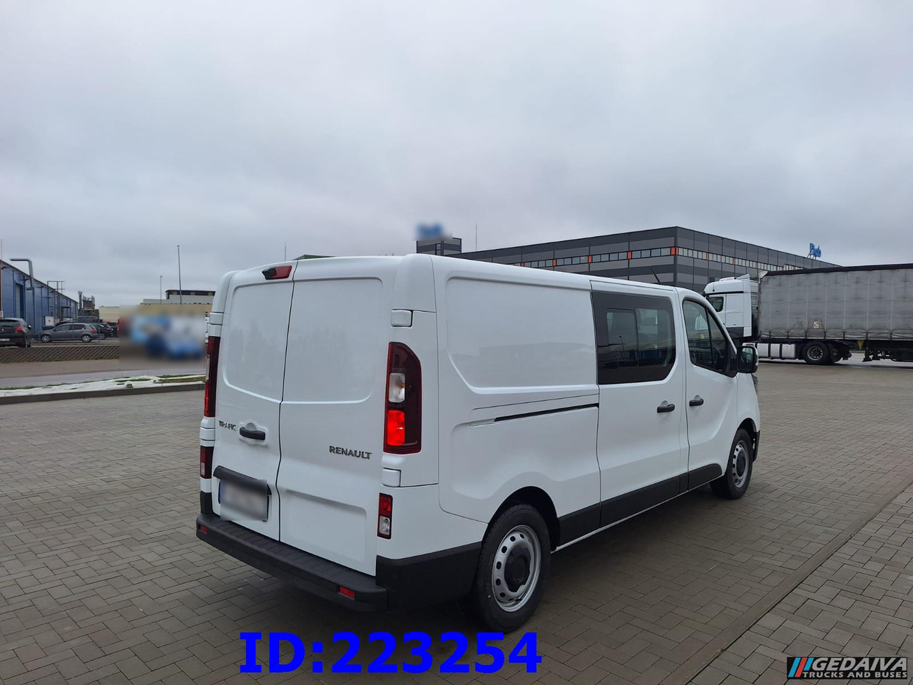 RENAULT Trafic NEW 2025 - الشاحنات الصغيرة كابينة مزدوجة: صور 5 RENAULT Trafic NEW 2025 - الشاحنات الصغيرة كابينة مزدوجة: صور 5