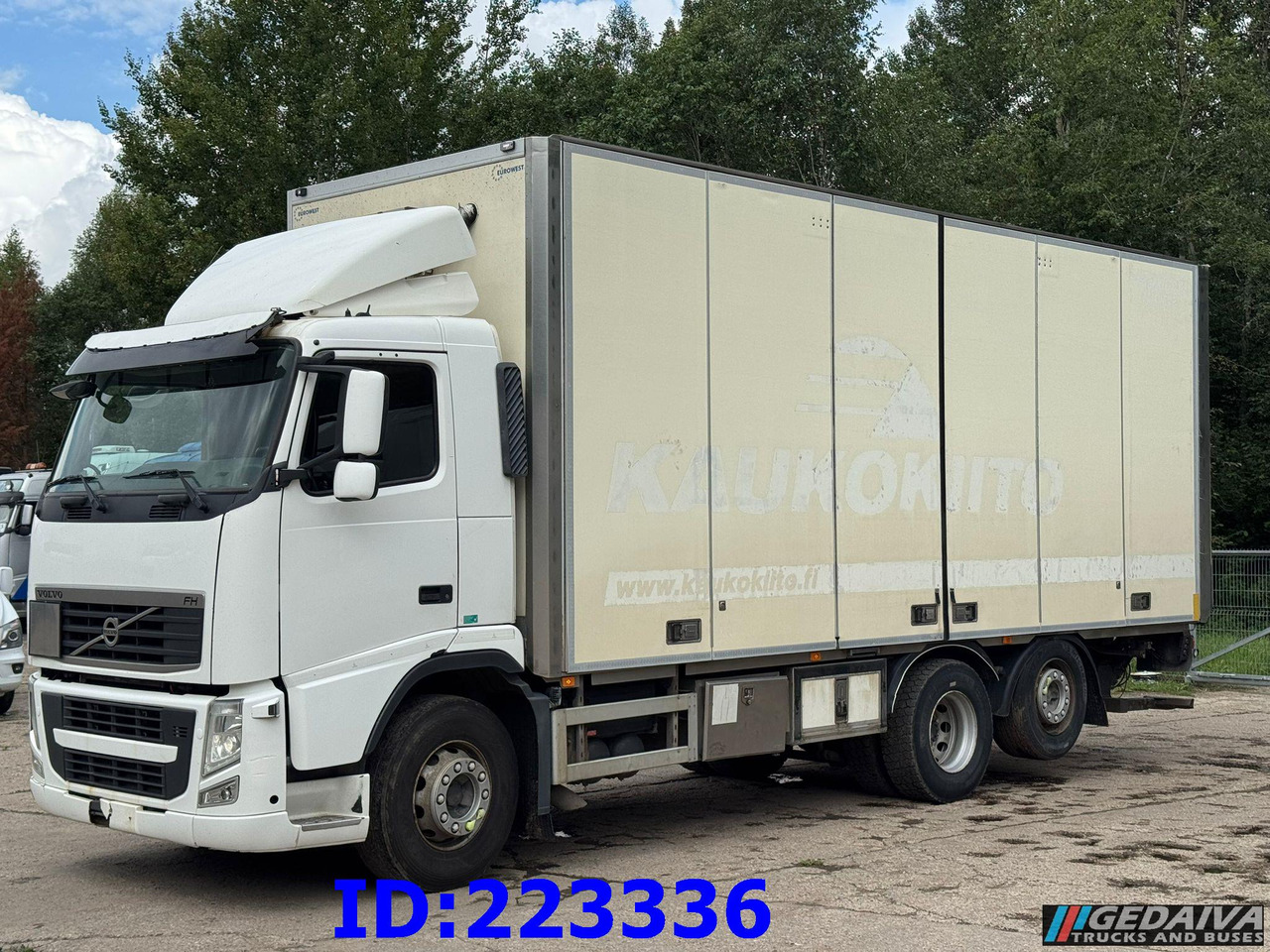 VOLVO FH13 460HP 6x2 OPEN SIDE BOX - بصندوق مغلق شاحنة: صور 1 VOLVO FH13 460HP 6x2 OPEN SIDE BOX - بصندوق مغلق شاحنة: صور 1