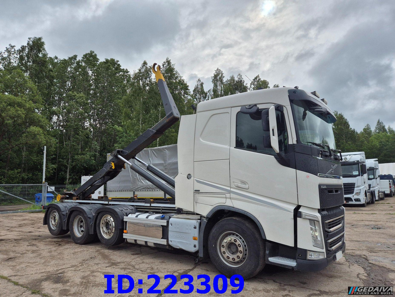 VOLVO FH13 540HP 8x2 Hook lift (2axles steering - 2 axles lifting) - شاحنة ذات الخطاف: صور 4 VOLVO FH13 540HP 8x2 Hook lift (2axles steering - 2 axles lifting) - شاحنة ذات الخطاف: صور 4