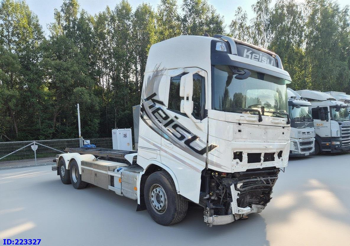 VOLVO FH13 550HP 6x2 ( Drivable condition ) - الشاسيه شاحنة: صور 4 VOLVO FH13 550HP 6x2 ( Drivable condition ) - الشاسيه شاحنة: صور 4