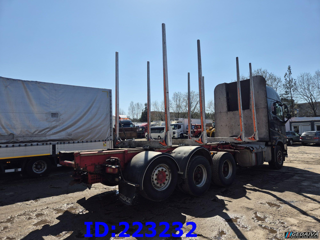 VOLVO FH16 700HP 8X4 Big Axles - شاحنة قطع الأشجار: صور 5 VOLVO FH16 700HP 8X4 Big Axles - شاحنة قطع الأشجار: صور 5