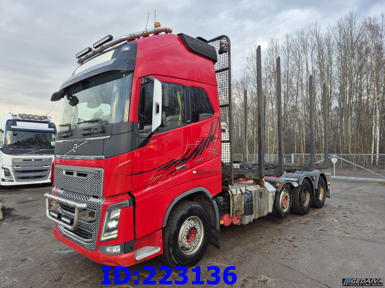 VOLVO FH16 750HP - 8x4 -Big Axles - شاحنة قطع الأشجار: صور 1 VOLVO FH16 750HP - 8x4 -Big Axles - شاحنة قطع الأشجار: صور 1