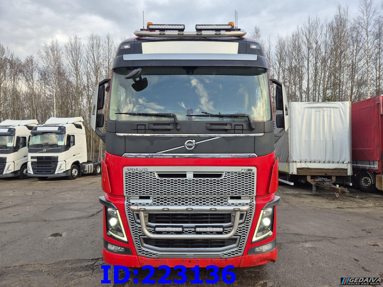 VOLVO FH16 750HP - 8x4 -Big Axles - شاحنة قطع الأشجار: صور 2 VOLVO FH16 750HP - 8x4 -Big Axles - شاحنة قطع الأشجار: صور 2