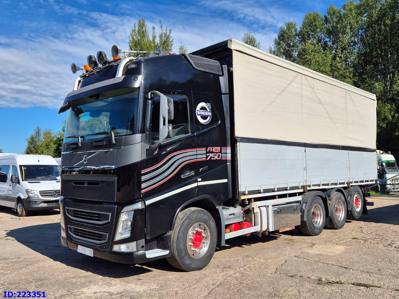 VOLVO FH16 750HP - 8x4-Steering axle - شاحنة ستارة: صور 1 VOLVO FH16 750HP - 8x4-Steering axle - شاحنة ستارة: صور 1