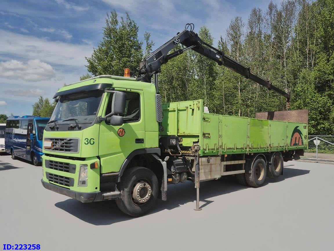 VOLVO FM9 300HP 6x2 + HIAB 144B -3 CL - شاحنات مسطحة: صور 1 VOLVO FM9 300HP 6x2 + HIAB 144B -3 CL - شاحنات مسطحة: صور 1