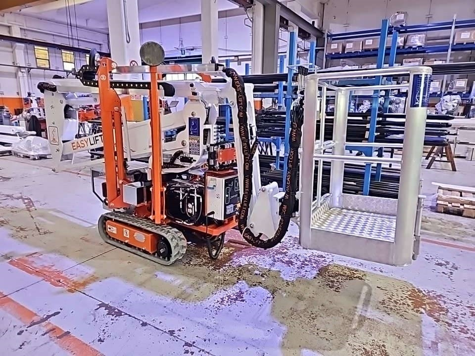 EasyLift R130 - رافعات سلة مفصلية: صور 1 EasyLift R130 - رافعات سلة مفصلية: صور 1