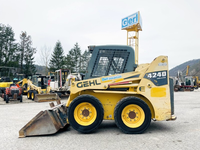 Gehl SL4240 (3746) - شيول صغير: صور 1 Gehl SL4240 (3746) - شيول صغير: صور 1