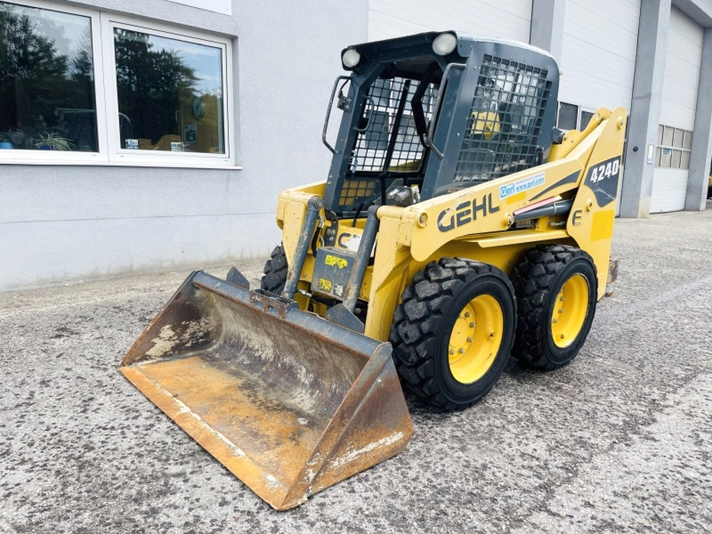 Gehl SL4240 (4035) - شيول صغير: صور 4 Gehl SL4240 (4035) - شيول صغير: صور 4