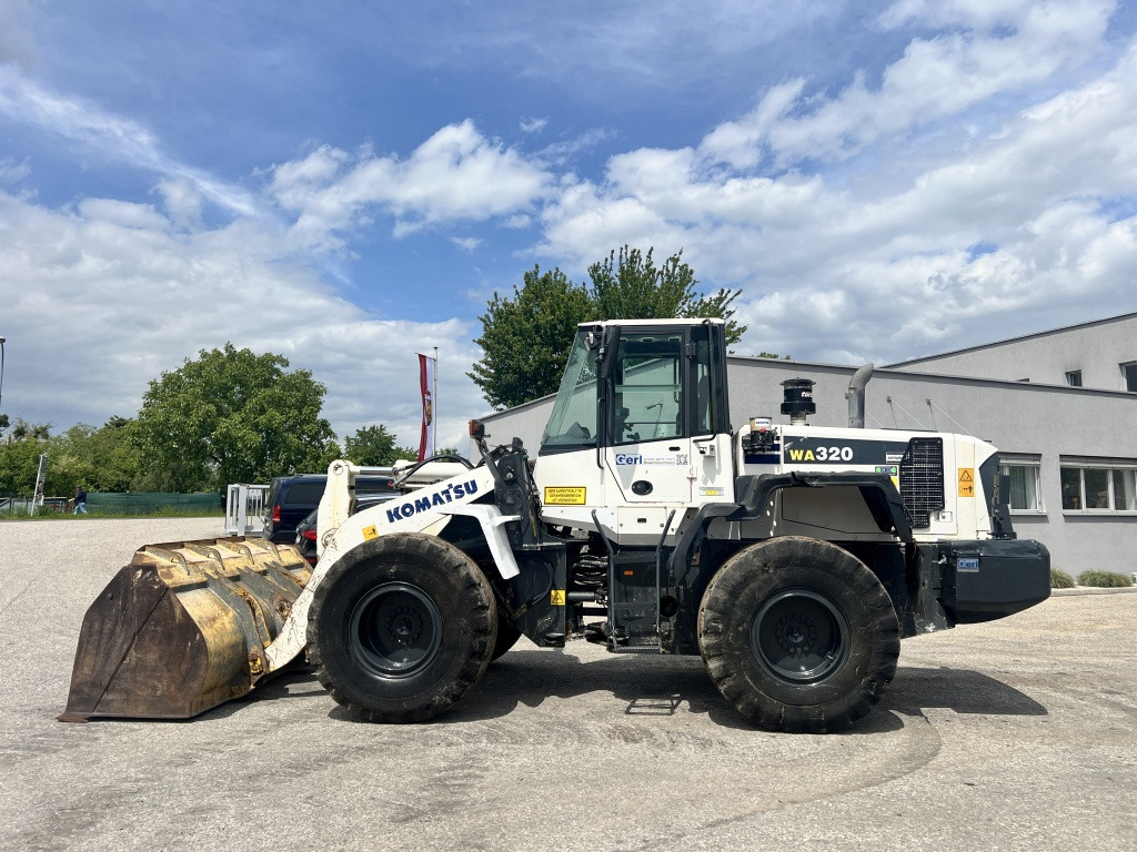 Komatsu WA 320-6 (111584) - اللودر بعجل: صور 1 Komatsu WA 320-6 (111584) - اللودر بعجل: صور 1
