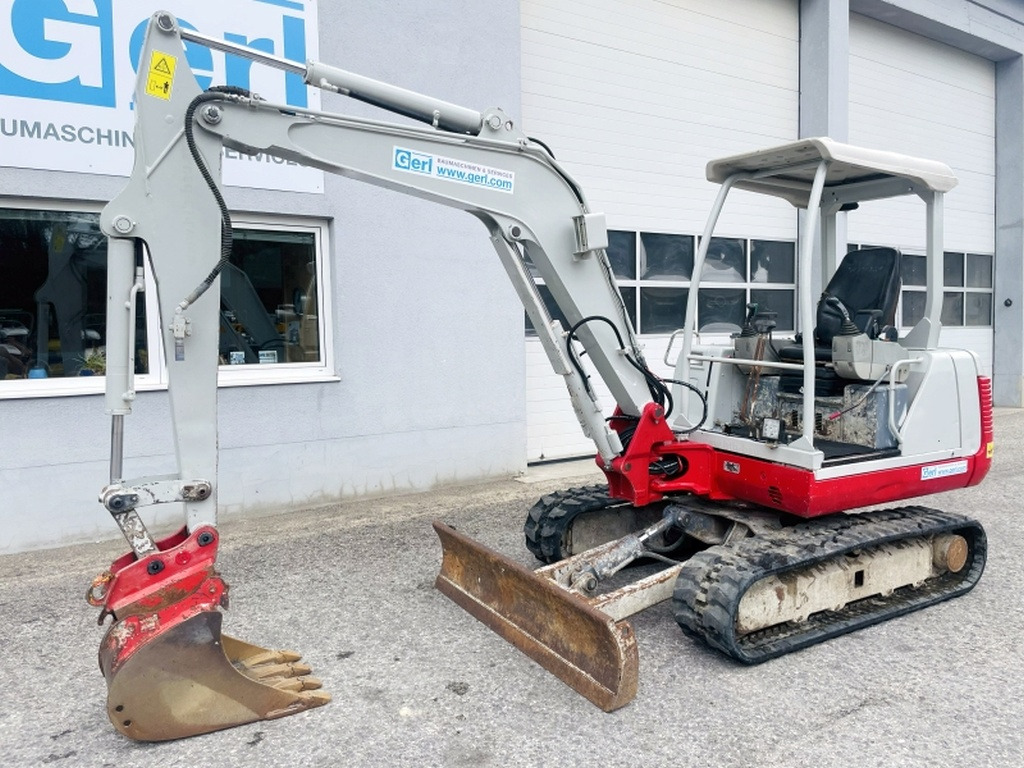 Takeuchi TB135 (4056) - حفارة مصغرة: صور 4 Takeuchi TB135 (4056) - حفارة مصغرة: صور 4