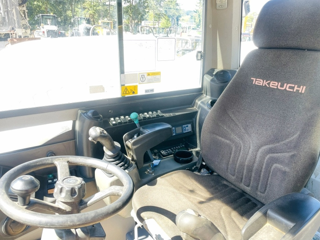 Takeuchi TB295W (4045) - حفارة على عجلات: صور 5 Takeuchi TB295W (4045) - حفارة على عجلات: صور 5