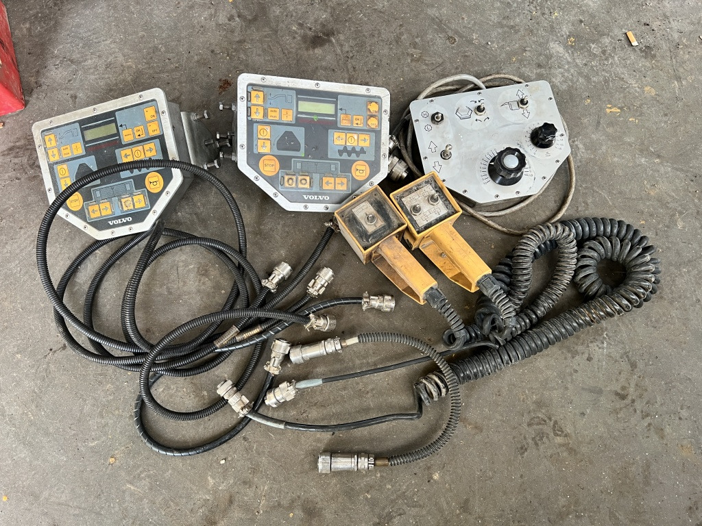 العامل بالقار Volvo ABG P 7820 C (111649): صور 13