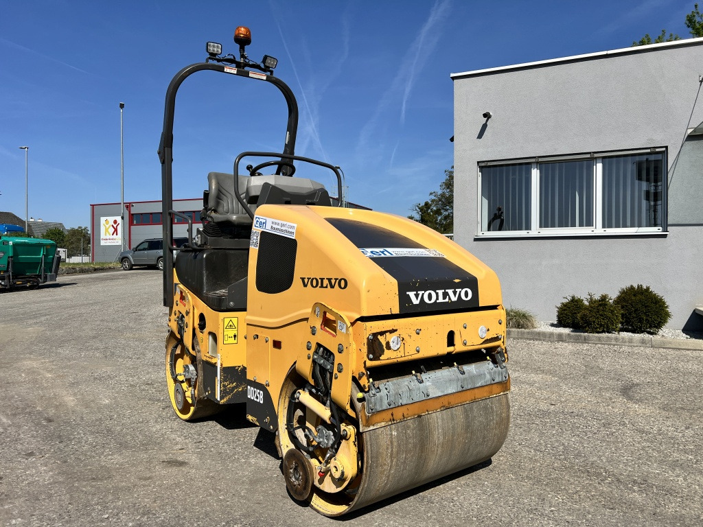 Volvo DD25B (111578) - مدحلة الأسفلت: صور 5 Volvo DD25B (111578) - مدحلة الأسفلت: صور 5