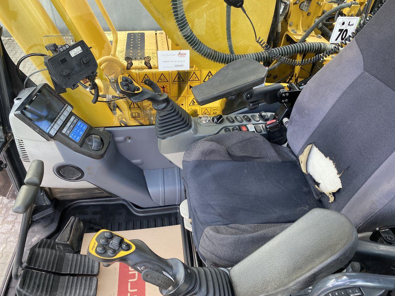 Komatsu PC240LC-11 - حفارات زحافة: صور 3 Komatsu PC240LC-11 - حفارات زحافة: صور 3