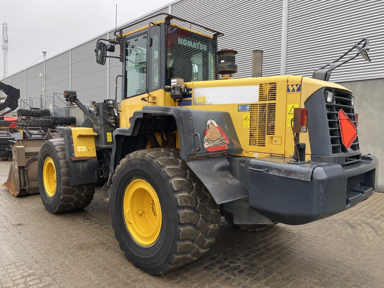 Komatsu WA320PZ-6 - اللودر بعجل: صور 2 Komatsu WA320PZ-6 - اللودر بعجل: صور 2