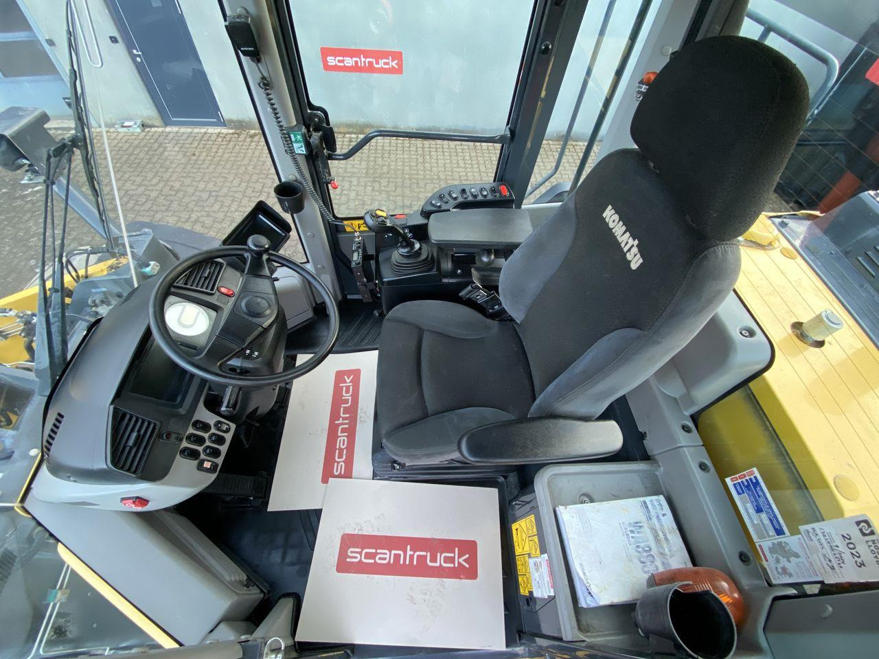 Komatsu WA380-8 - اللودر بعجل: صور 3 Komatsu WA380-8 - اللودر بعجل: صور 3