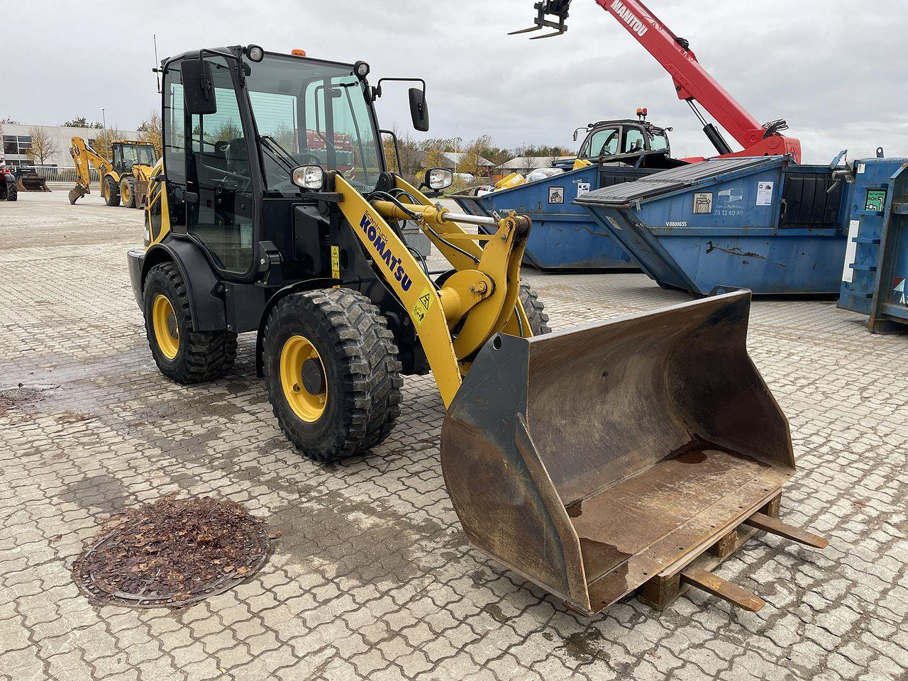 Komatsu WA70M-8EO - لودر مفصلي صغير: صور 5 Komatsu WA70M-8EO - لودر مفصلي صغير: صور 5