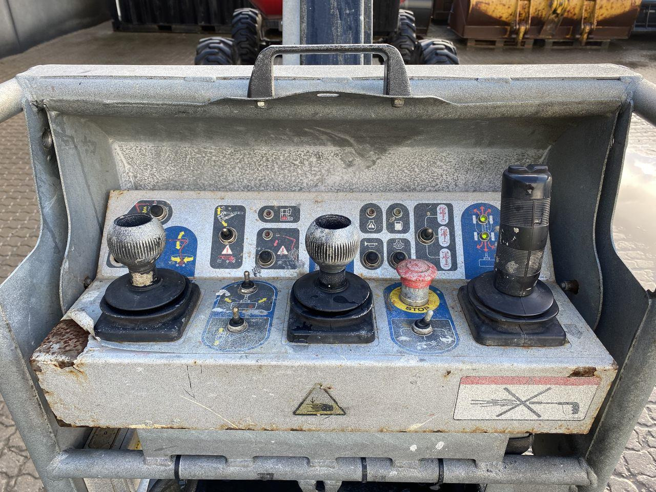 Manitou 180ATJ 2 RC - رافعات سلة مفصلية: صور 3 Manitou 180ATJ 2 RC - رافعات سلة مفصلية: صور 3