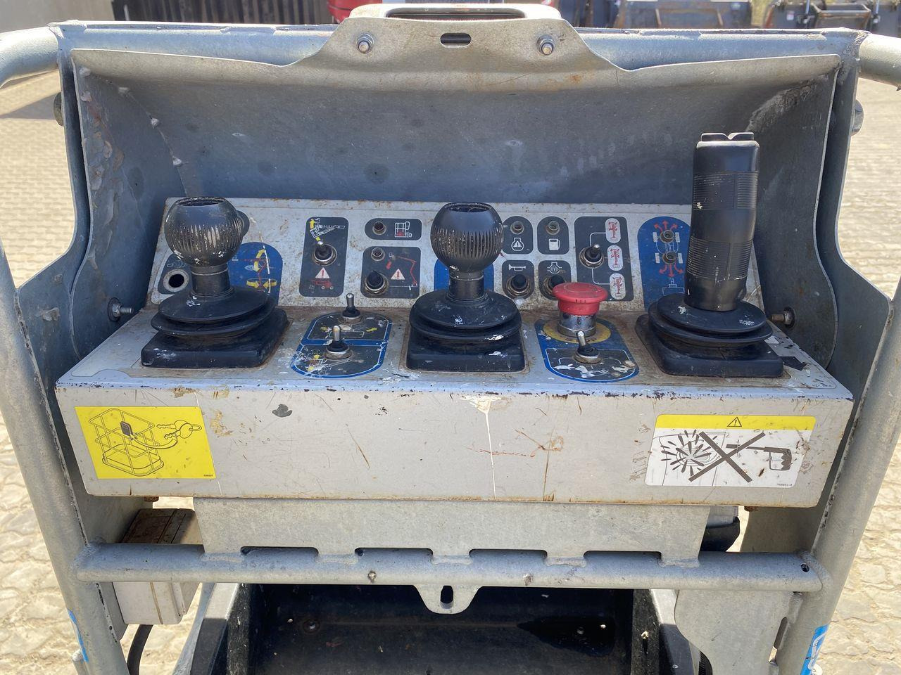 Manitou 180ATJ 2 RC - رافعات سلة مفصلية: صور 3 Manitou 180ATJ 2 RC - رافعات سلة مفصلية: صور 3