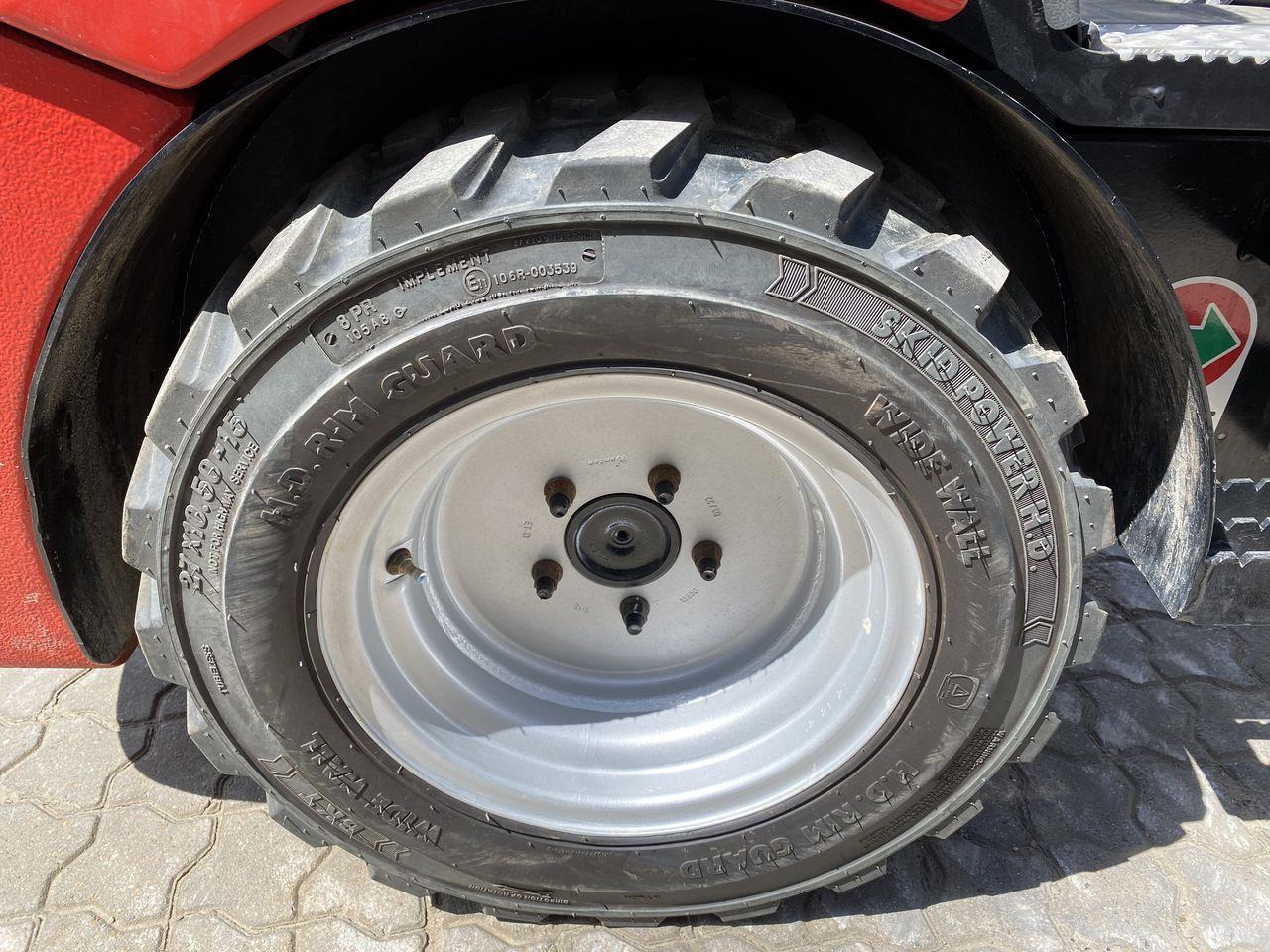 لودر مفصلي صغير Manitou MLA 2-25H-4P: صور 7