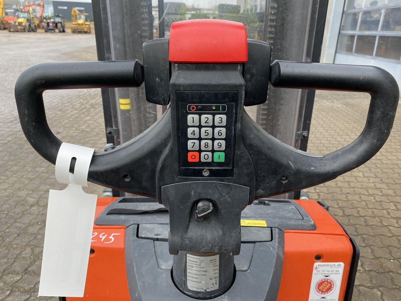 Toyota BT Staxio - معدات المستودعات: صور 4 Toyota BT Staxio - معدات المستودعات: صور 4