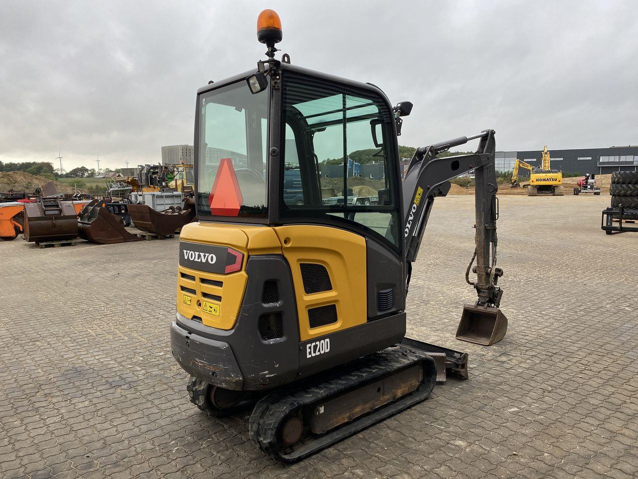 Volvo EC20D - حفارة مصغرة: صور 4 Volvo EC20D - حفارة مصغرة: صور 4