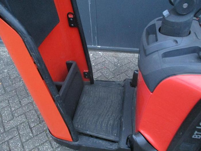 Toyota LPE 250 - معدات الرفع منخفض المستوى: صور 4 Toyota LPE 250 - معدات الرفع منخفض المستوى: صور 4