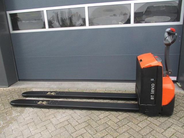 معدات الرفع منخفض المستوى Toyota LWE 250: صور 1