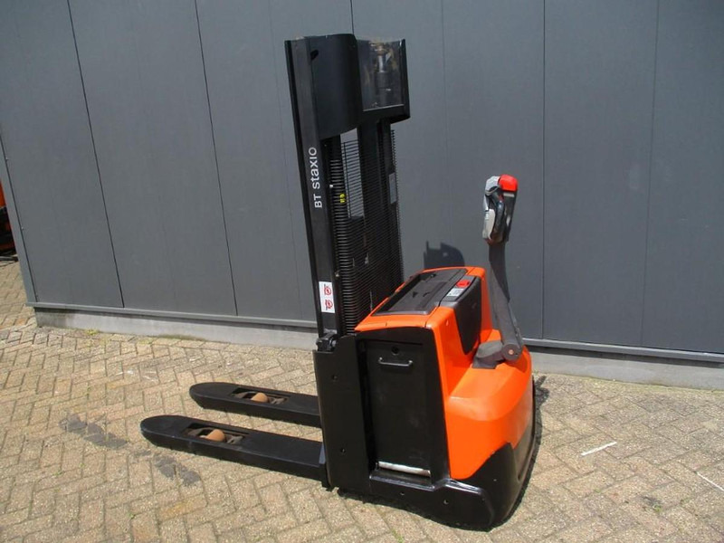 Toyota SWE 120L - معدات تكديس: صور 3 Toyota SWE 120L - معدات تكديس: صور 3
