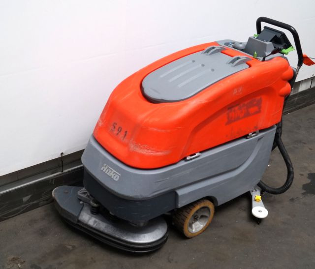 Hako Hakomatic B70 - ماكينة فرك وتجفيف: صور 3 Hako Hakomatic B70 - ماكينة فرك وتجفيف: صور 3