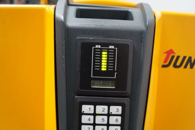 Jungheinrich EJE116 - معدات الرفع منخفض المستوى: صور 4 Jungheinrich EJE116 - معدات الرفع منخفض المستوى: صور 4