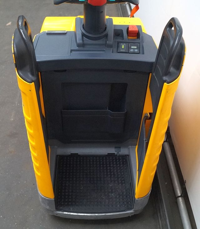 Jungheinrich ERE225 - معدات الرفع منخفض المستوى: صور 3 Jungheinrich ERE225 - معدات الرفع منخفض المستوى: صور 3