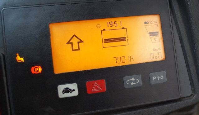 Jungheinrich EZS570 - جرار السحب الكهربائي: صور 5 Jungheinrich EZS570 - جرار السحب الكهربائي: صور 5