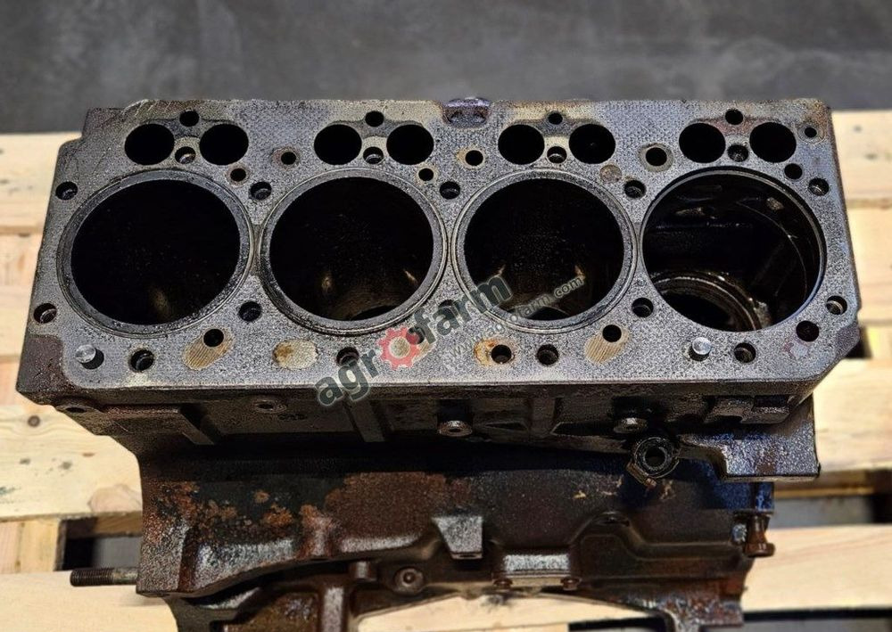 Blok silnika John Deere 6100, 3410, 3310, 3210 - المحرك - شاحنة: صور 3 Blok silnika John Deere 6100, 3410, 3310, 3210 - المحرك - شاحنة: صور 3