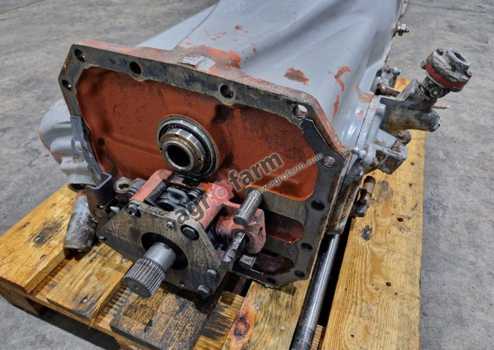Skrzynia biegów Massey Ferguson 2640 - علبة التروس: صور 1 Skrzynia biegów Massey Ferguson 2640 - علبة التروس: صور 1