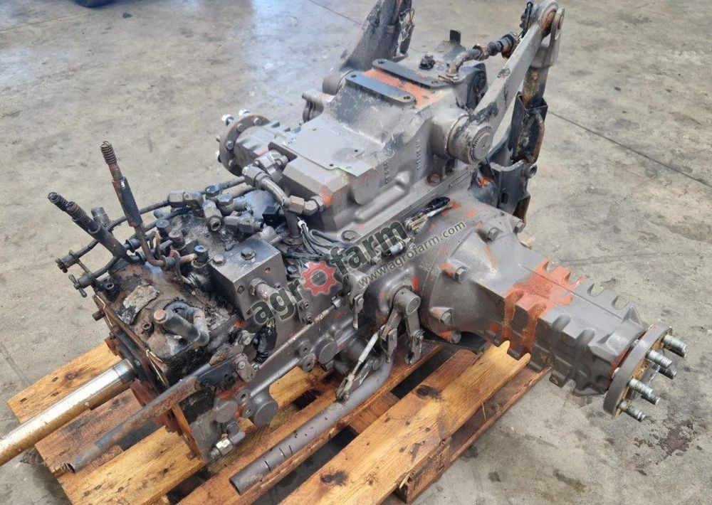 Skrzynia biegów, most tylny Renault Fructus 130 - علبة التروس: صور 2 Skrzynia biegów, most tylny Renault Fructus 130 - علبة التروس: صور 2