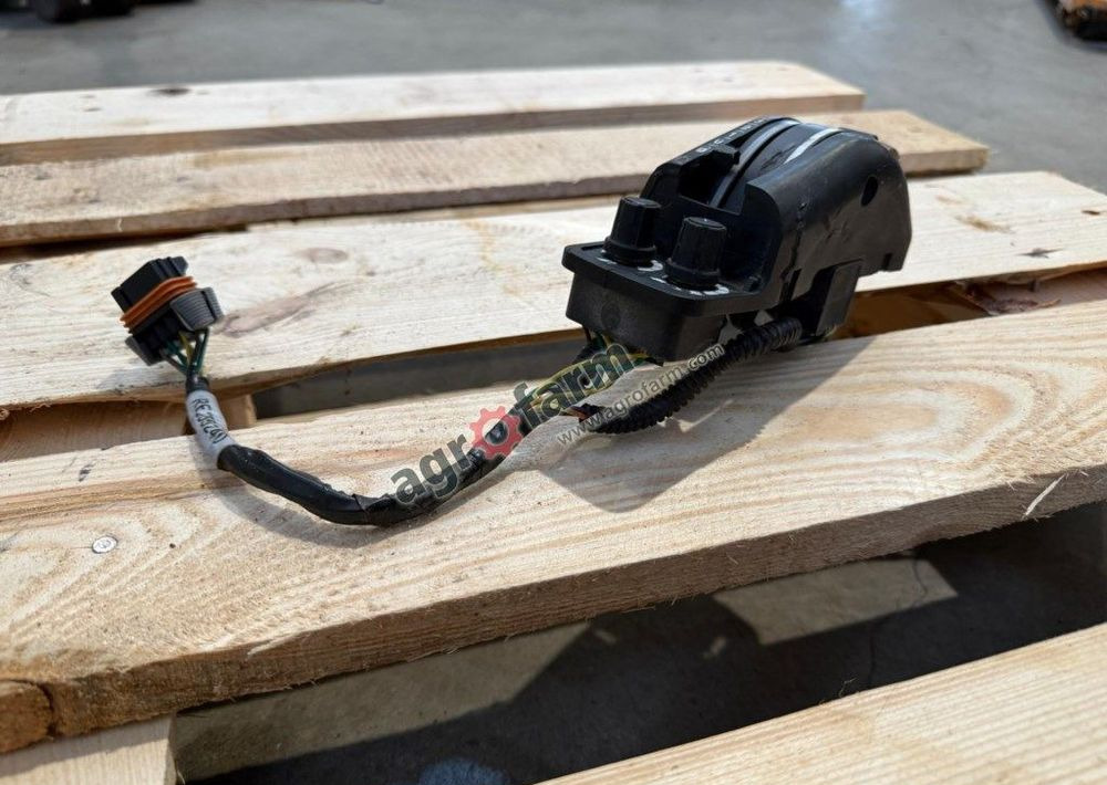 Sterownik EHR John deere 6155M - النظام الكهربائي: صور 3 Sterownik EHR John deere 6155M - النظام الكهربائي: صور 3