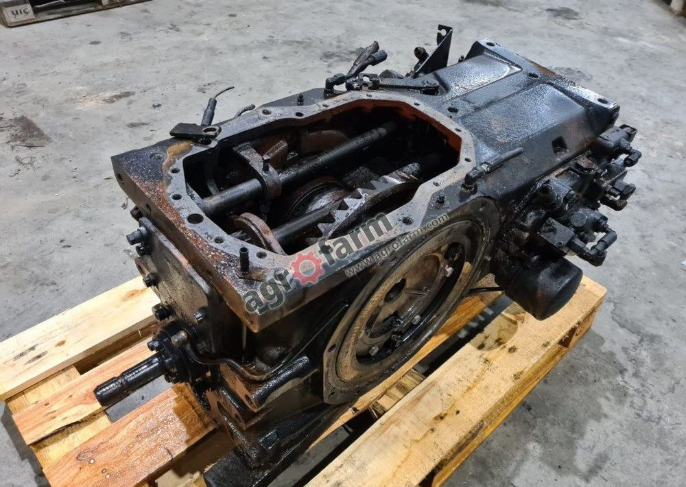 Tylny most Massey Ferguson 6130 851B1 - علبة التروس: صور 3 Tylny most Massey Ferguson 6130 851B1 - علبة التروس: صور 3
