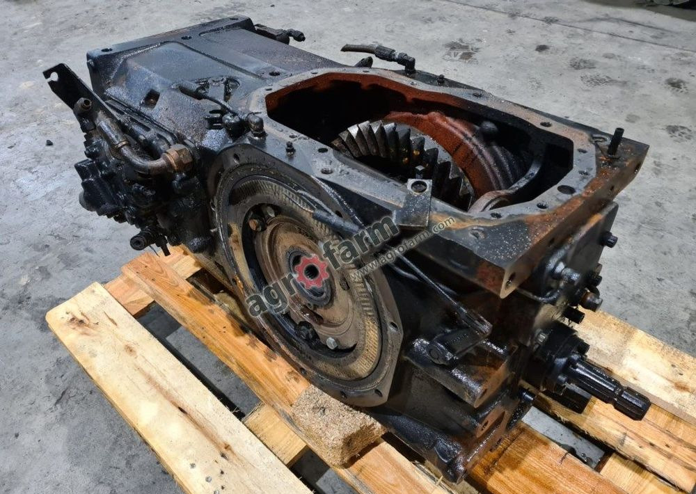 Tylny most Massey Ferguson 6130 851B1 - علبة التروس: صور 2 Tylny most Massey Ferguson 6130 851B1 - علبة التروس: صور 2