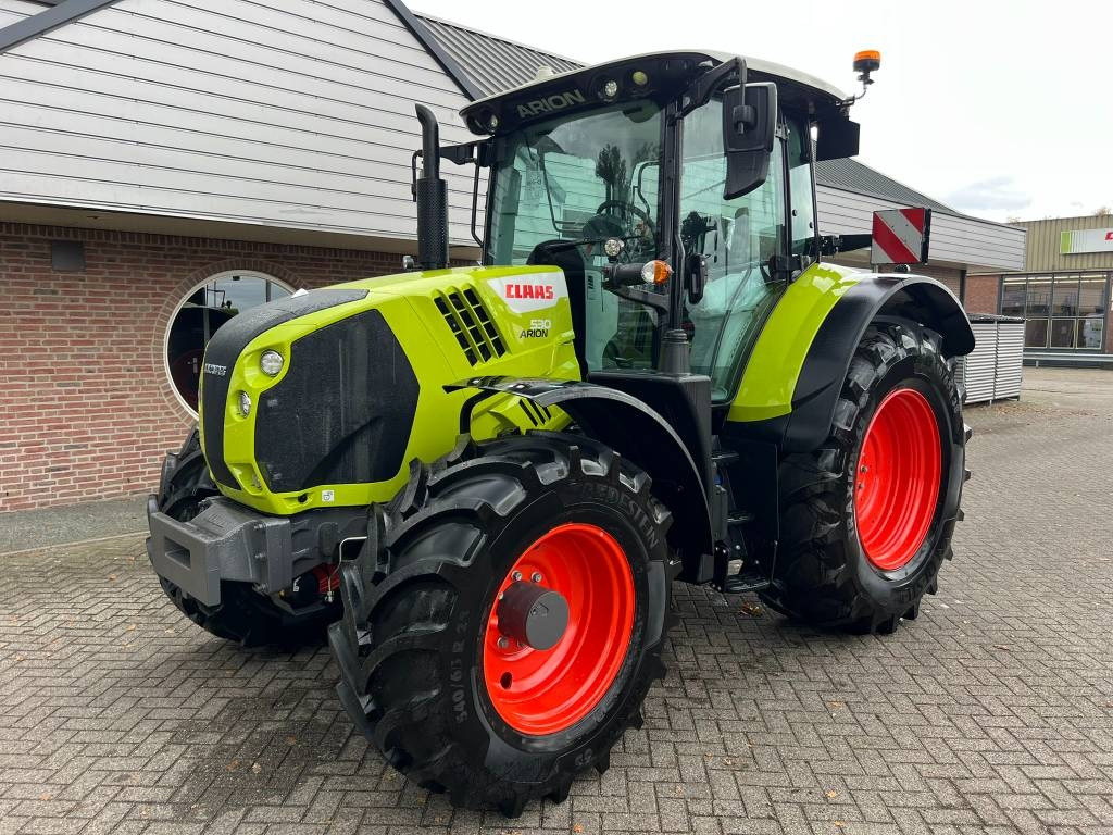 Claas Arion 530 CIS+ - جرار: صور 1 Claas Arion 530 CIS+ - جرار: صور 1