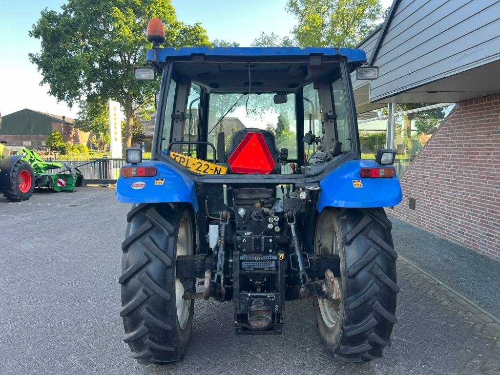 New Holland TL 90 - جرار: صور 4 New Holland TL 90 - جرار: صور 4