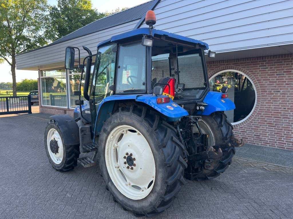 New Holland TL 90 - جرار: صور 3 New Holland TL 90 - جرار: صور 3