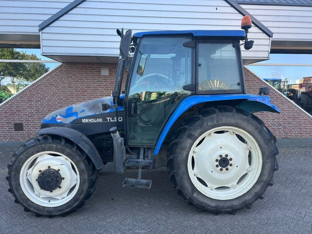 New Holland TL 90 - جرار: صور 2 New Holland TL 90 - جرار: صور 2