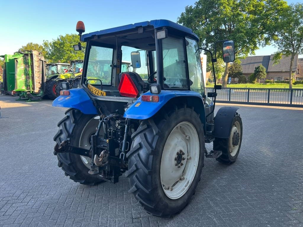 New Holland TL 90 - جرار: صور 5 New Holland TL 90 - جرار: صور 5