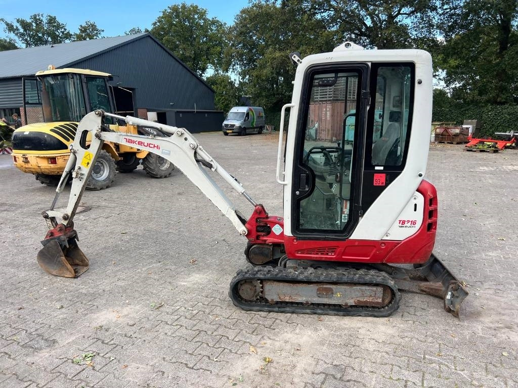 Takeuchi TB 216 - حفارة مصغرة: صور 2 Takeuchi TB 216 - حفارة مصغرة: صور 2