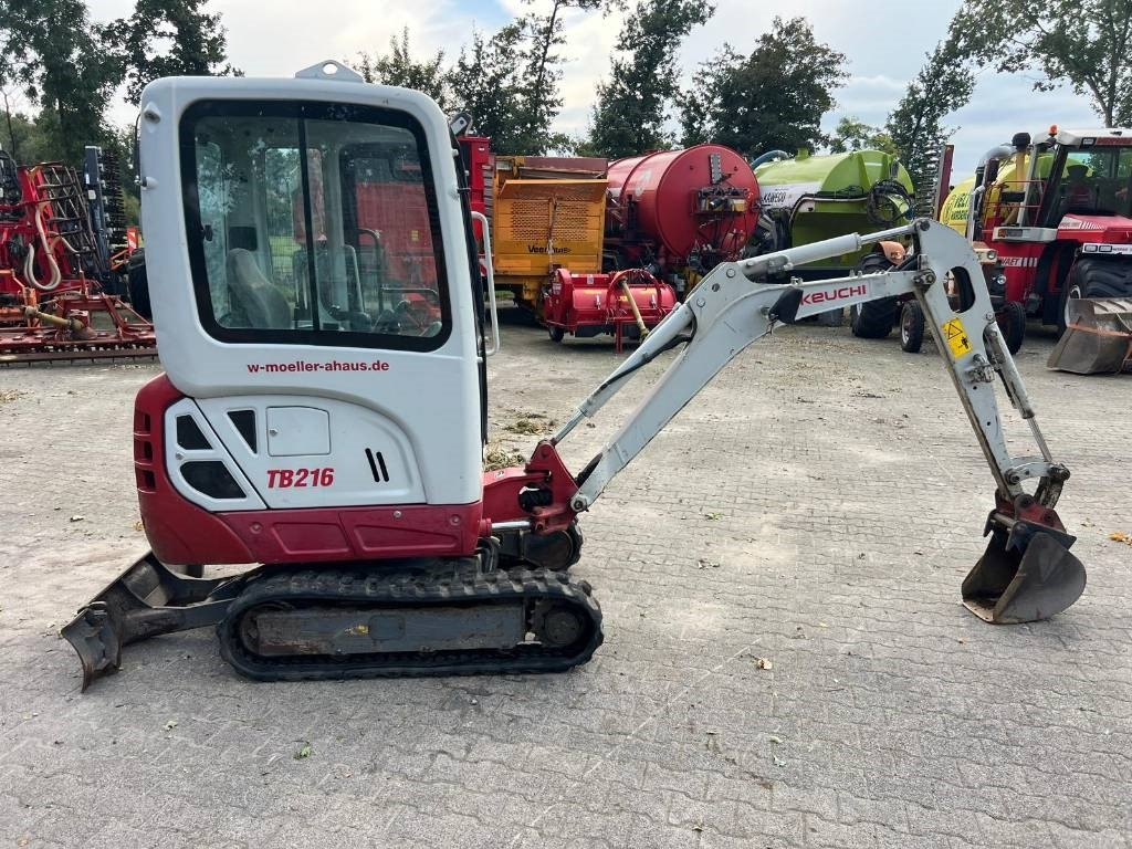 Takeuchi TB 216 - حفارة مصغرة: صور 5 Takeuchi TB 216 - حفارة مصغرة: صور 5