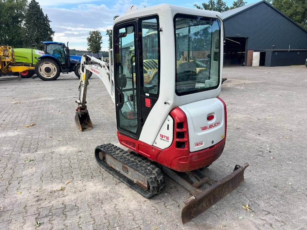 Takeuchi TB 216 - حفارة مصغرة: صور 3 Takeuchi TB 216 - حفارة مصغرة: صور 3