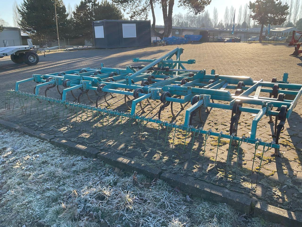 Federzinkengrubber - الة بذر: صور 1 Federzinkengrubber - الة بذر: صور 1